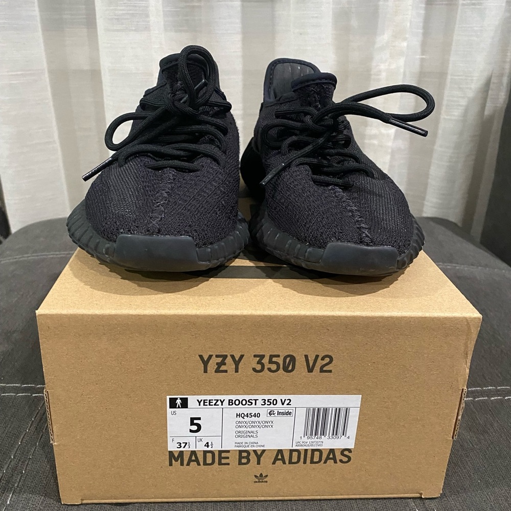 Yeezy Boost 350 V2 Women’s Sneaker